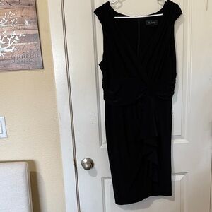 Scarlett Nite Black Midi Dress
